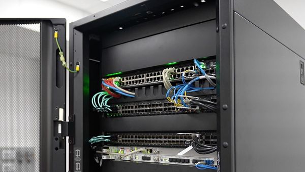 Dal fotone all’intelligenza artificiale: FiberCop testa le reti del futuro quantum-safe