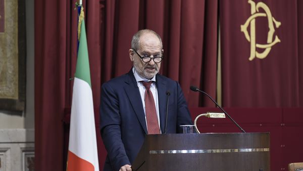 Arera, prezzi luce e gas italiani tra i più alti in Europa. Dell’Acqua: differenziale pesa su competitività Arera, prezzi luce e gas italiani tra i più alti in Europa. Dell’Acqua: differenziale pesa su competitività