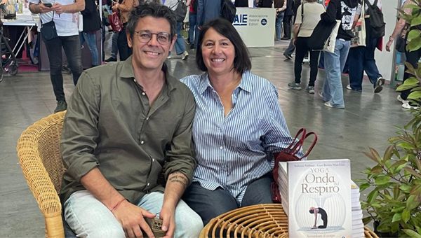 Yoga, business in crescita: “L’onda del respiro”, la scommessa di Valbusa e Marchisio al Salone del Libro di Torino Yoga, business in crescita: “L’onda del respiro”, la scommessa di Valbusa e Marchisio al Salone del Libro di Torino