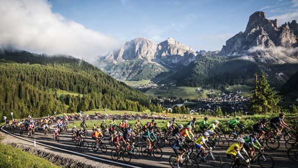 Intesa Sanpaolo Private Banking al fianco della Maratona dles Dolomites