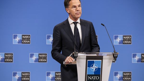 Rutte avverte Putin: "non scherzate con la Nato, Russia non può vincere"