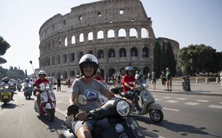 Piaggio, volumi e ricavi in crescita nel 2° trimestre. Generazione di cassa record