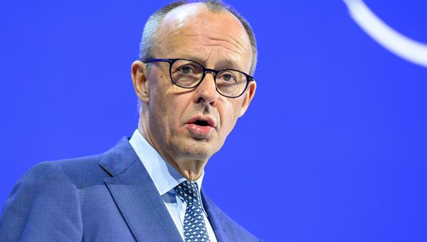 Merz: non stiamo impedendo la fusione Unicredit-Commerzbank