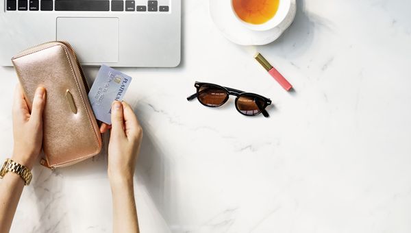 Debiti: estate 2026, il vero rischio arriva una volta in vacanza