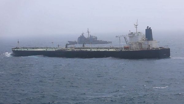 Iran negozia con Oman per rotta sicura “temporanea” attraverso Stretto di Hormuz Iran negozia con Oman per rotta sicura “temporanea” attraverso Stretto di Hormuz