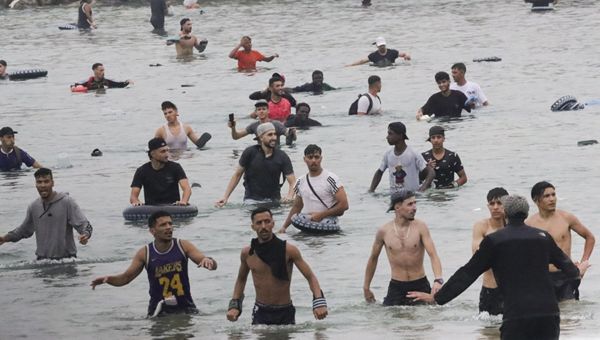 Ceuta, Madrid: “Nessun rischio”. UE fa quadrato: gestione migranti responsabilità comune Ceuta, Madrid: “Nessun rischio”. UE fa quadrato: gestione migranti responsabilità comune