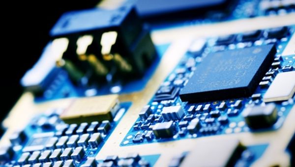 STM, utile in crescita e ricavi in calo. Deboli le previsioni