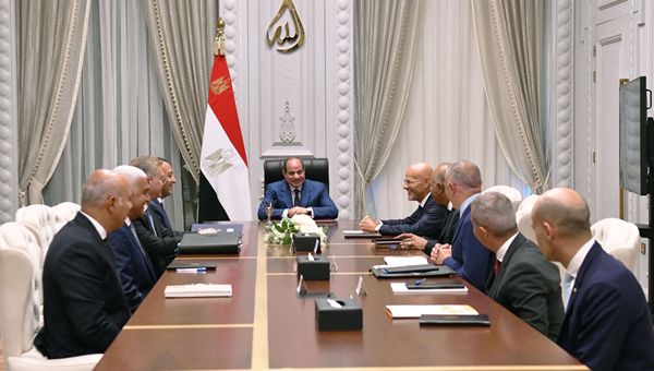 al-Sisi incontra Descalzi: Eni accelera sugli investimenti in Egitto