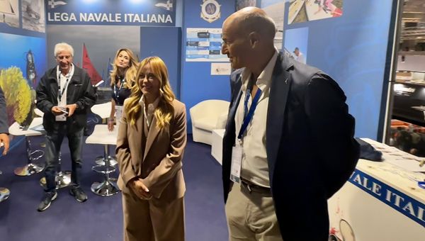 Salone Nautico di Genova, Meloni allo stand della Lega Navale: “Un faro sulla crisi della piccola nautica”