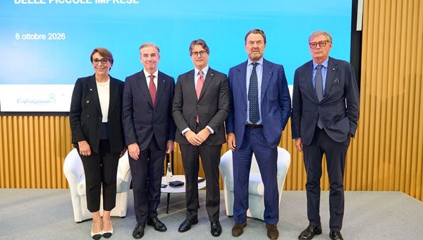 Intesa Sanpaolo sigla patto di sistema con PMI commercio, artigianato e turismo