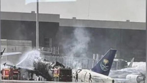 Medioriente, Houthi attaccano ancora l’aeroporto di Riad Medioriente, Houthi attaccano ancora l’aeroporto di Riad