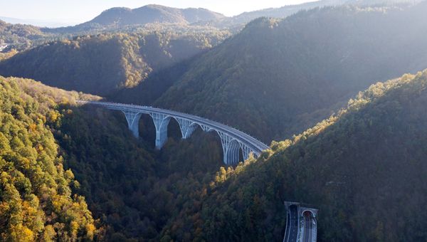 Autostrade: per l’80% degli italiani restano centrali per la mobilità del futuro
