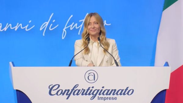 Meloni: in CdM riforma artigianato. Lungo applauso dalla platea