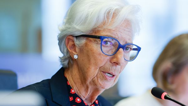 BCE, Lagarde: discusso un rialzo dei tassi, ma all’unanimità abbiamo deciso che siamo ben posizionati BCE, Lagarde: discusso un rialzo dei tassi, ma all’unanimità abbiamo deciso che siamo ben posizionati