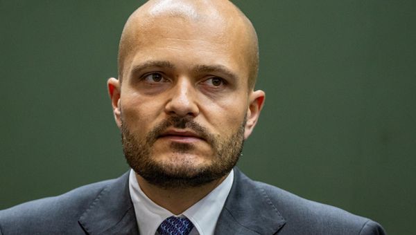 Delfin nelle mire dell'imprenditore ceco Strnad: offre 30 miliardi per l'impero Del Vecchio