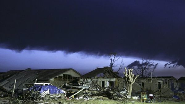 Tornado in Oklahoma: rivisto al ribasso il bilancio delle vittime