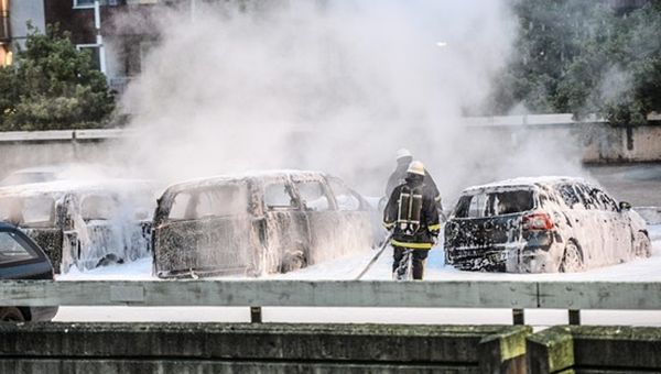 Stoccolma è di nuovo in fiamme. Nulla placa la rivolta