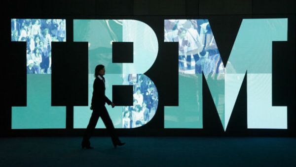 Utili oltre attese per IBM, ma ricavi ancora in calo. Bene il cloud