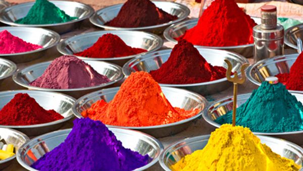 India, anche il terziario è in frenata