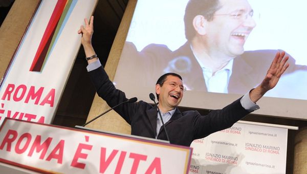 Marino è il nuovo inquilino del Campidoglio, ma il vero vincitore è l'astensionismo
