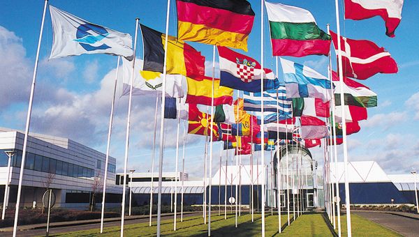 Siria, allarme Eurontrol alle compagnie aeree: "bombardamenti entro 72 ore"