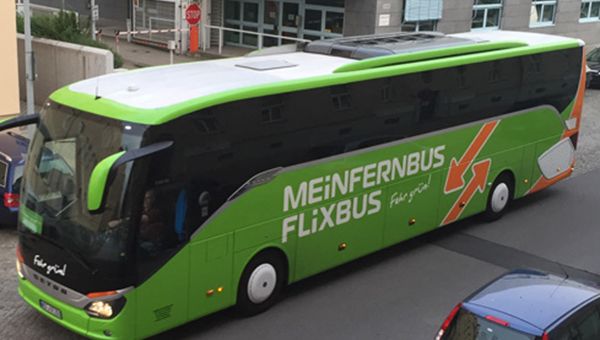 FlixBus si espande nel settore bus low cost e acquisisce Megabus