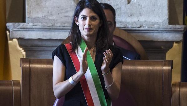 Raggi dopo la bufera: "Andiamo avanti con determinazione"