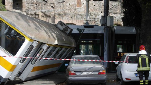 Roma: 6 feriti per scontro tram-trenino a Porta Maggiore