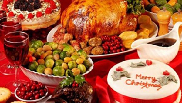 Natale, fa sempre più rima con abbuffata: cresce il budget per Vigilia e Pranzo