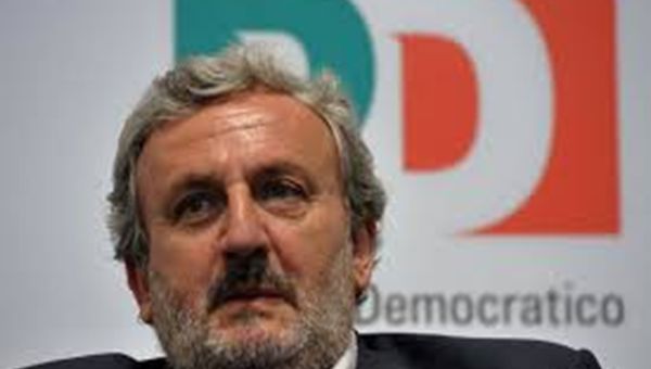 Banche venete, fiume di emendamenti al decreto salvataggio. Emiliano (Pd): "Invotabile"