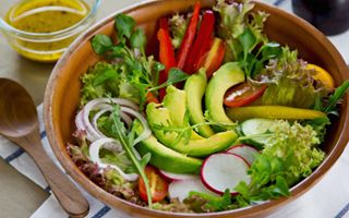 Alimentazione, due italiani su tre dicono addio alla dieta vegan