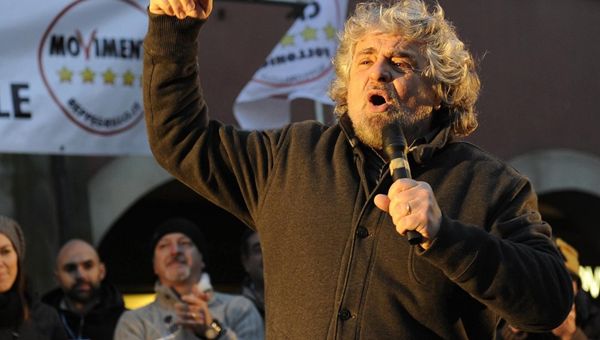 Tensione in casa M5S che si spacca sull'abolizione del reato di clandestinità