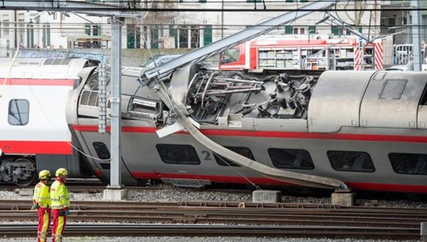 Svizzera, deragliato treno Eurocity. Trenitalia invia suoi specialisti