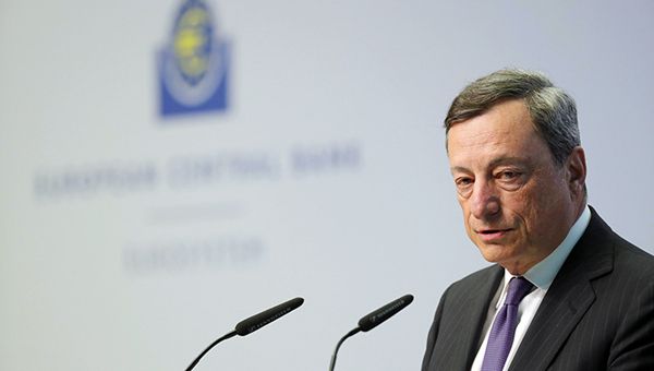 Draghi sempre più "dovish" ma non convince sui cambi. Euro vola sopra 1,25 USD