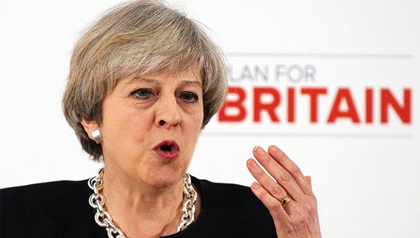 Regno Unito, Governo May nella bufera. Pesano scandali e Brexit