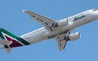 Alitalia, ricavi da passeggeri in crescita a maggio