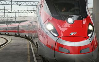 "Puntuali, veloci e più convenienti". La Germania promuove i treni di FS Italiane