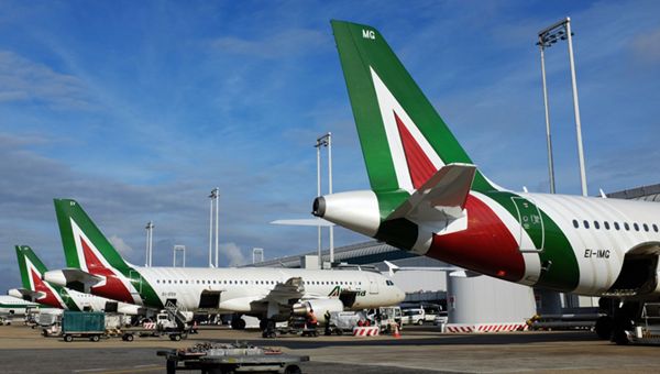 Alitalia: nei primi 2 mesi 2017 perdite per 203,2 milioni e passeggeri in calo del 2,5%