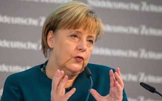 Merkel sostene piano Seehofer ma "non vogliamo agire in modo unilaterale"