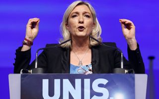 Francia, Le Pen (condannata a metà) ritenta la scalata all'Eliseo