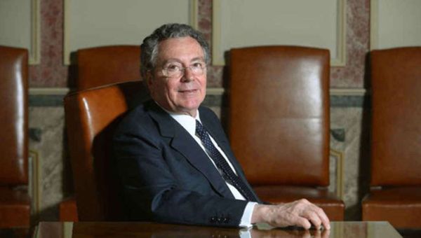 Intesa Sanpaolo, Gros-Pietro: "Su NPL in trattative con Intrum"