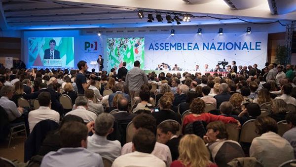 Assemblea PD, malumori per cambio OdG: Martina resta "reggente" e Renzi "congelato" fino al Congresso