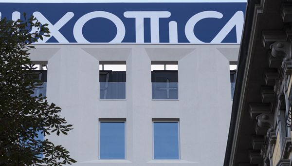 EssilorLuxottica chiude esercizio in forte crescita