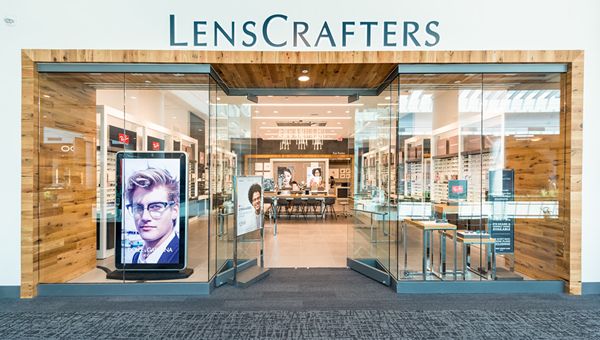 EssilorLuxottica, giù ricavi e utile quasi azzerato su impatto lockdown