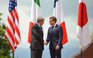 Trump lascia il G7 e parte per Singapore. Macron: "cerchiamo un accordo ambizioso"