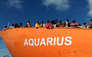 Migranti, Aquarius verso Valencia. Arrivo previsto per domenica mattina