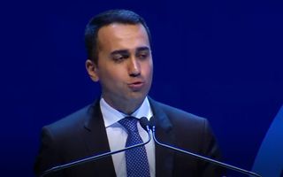 Decreto Dignità, Di Maio: "Incentivi per chi assume a tempo indeterminato"