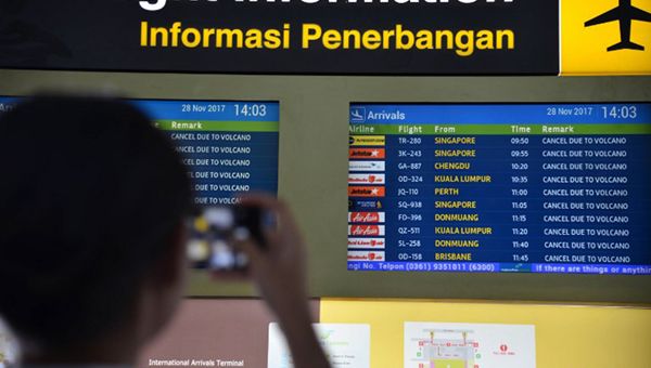 Bali, ripresi i voli dopo interruzione per eruzione vulcano Agung