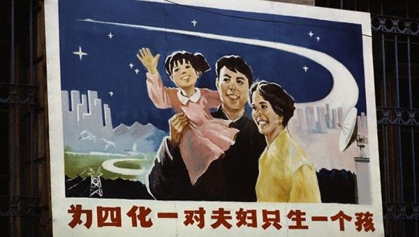 La Cina riforma la politica del figlio unico e dei lavori forzati