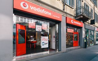 Vodafone, ricavi e utile operativo esercizio 2026 supera attese